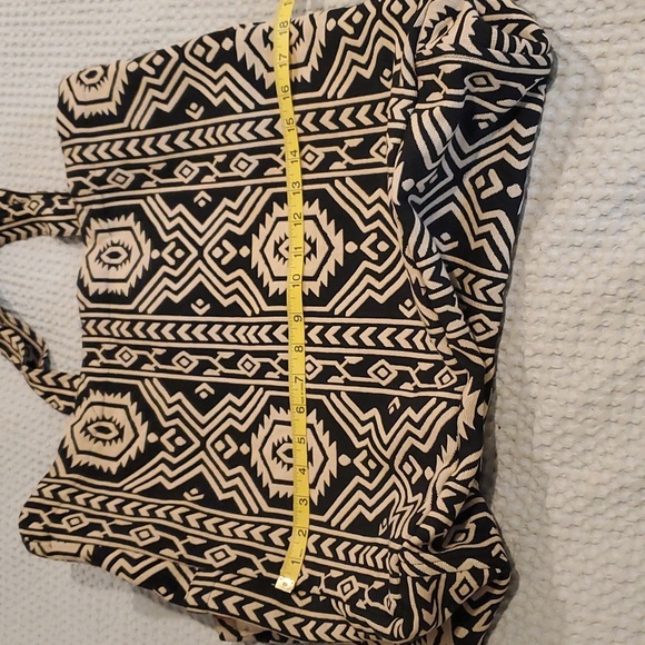 We The Free Black and White Tote Bag (13) - Picture 5 of 10